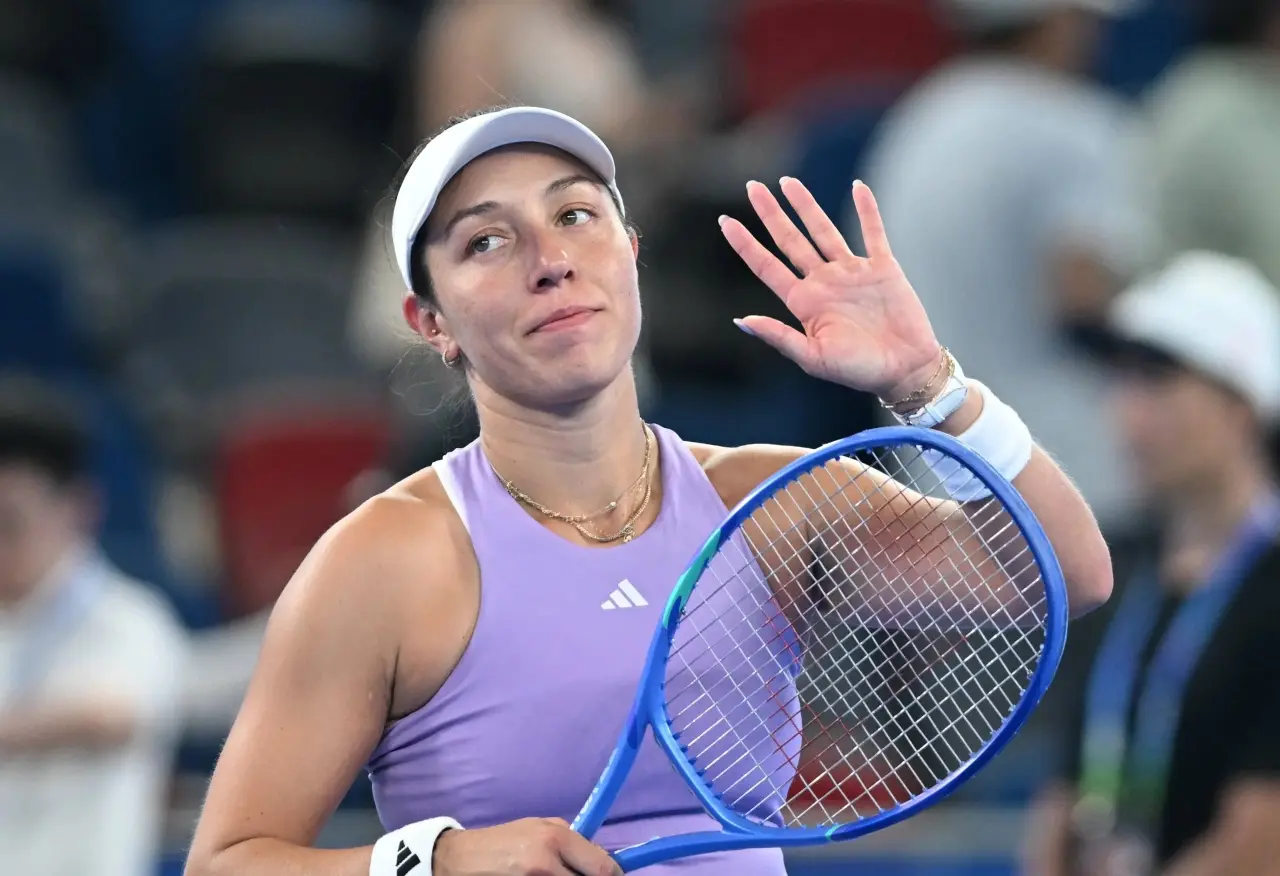 第三轮, 纳瓦罗以头 第三轮, 纳瓦罗以头